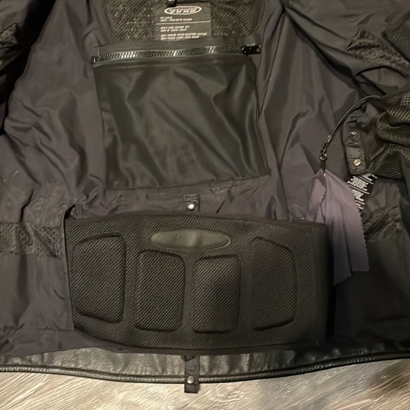 Harley Davidson Men’s FXRG Leather Jacket - Picture 5 of 8